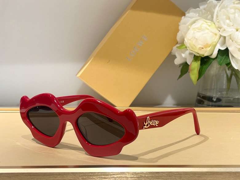 Picture of Loewe Sunglasses _SKUfw51902025fw